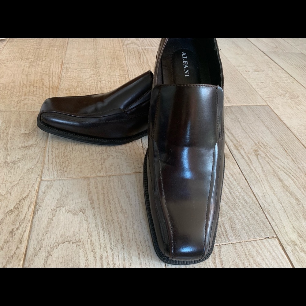 Dress shoes